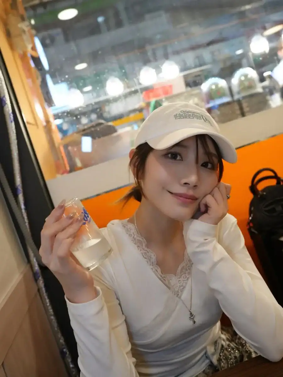 한국 광장시장에 온 AV배우 카와키타 사이카