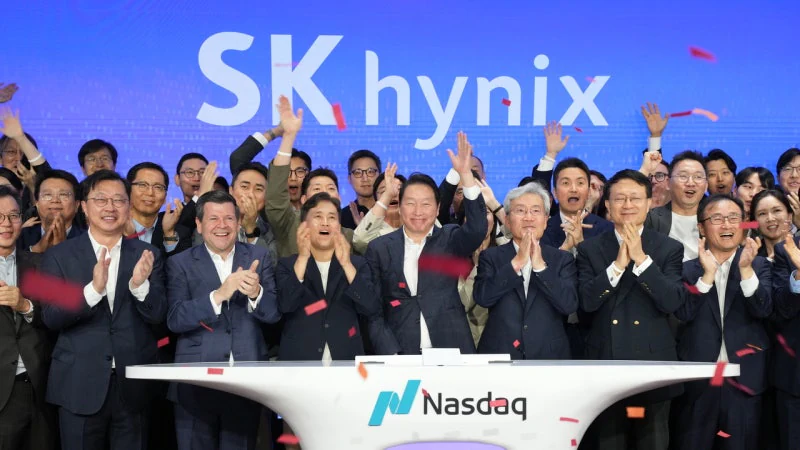 SK하이닉스, 노조에 성과급 절반 이상 주식 지급 제안…“적자 땐 임금 조정…