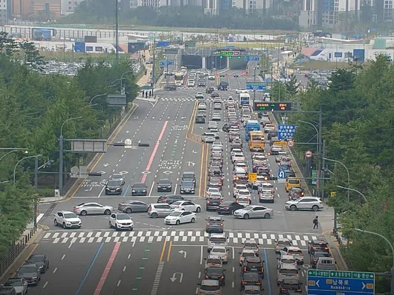 “중부내륙고속도에 포탄 떨어져” 신고…도로 통제로 교통 혼잡