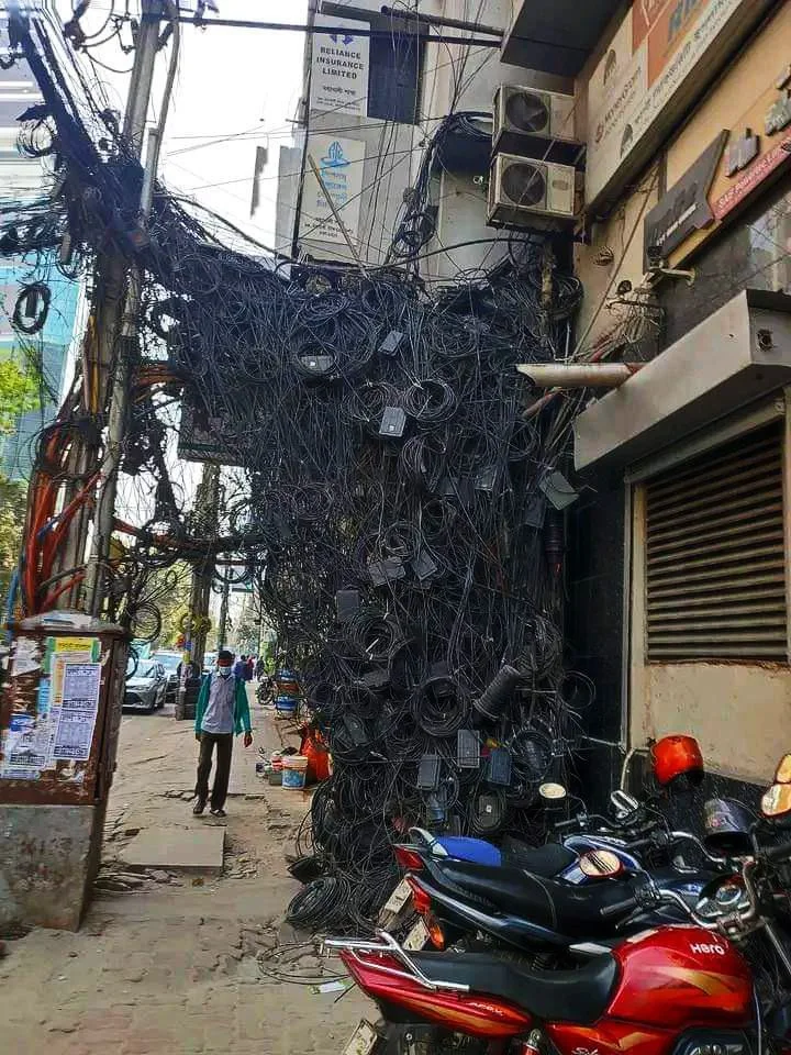 전기쟁이 지옥.jpg