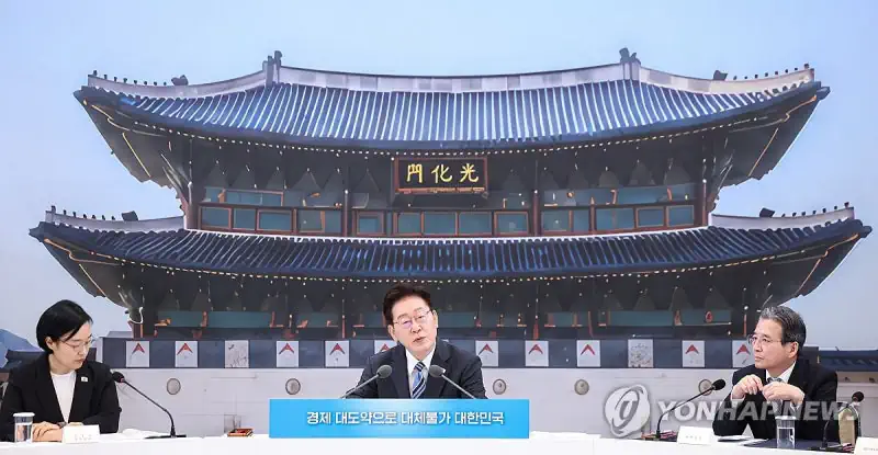 李대통령 "못 갚는 빚 탕감해야…'도덕적 해이' 지적은 선동"