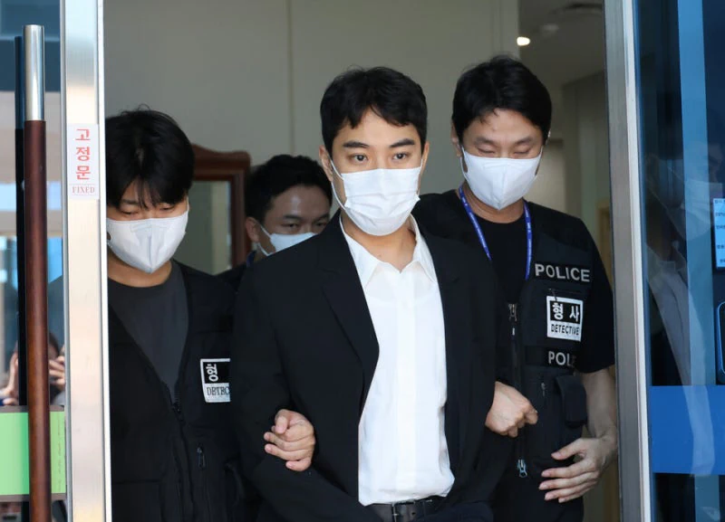 '미성년자 성매매 혐의' 최영중 영장심사 종료…끝내 침묵
