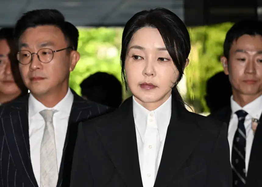 [속보] 대법, 김건희 '주가조작 등' 상고심 선고 24일로 연기