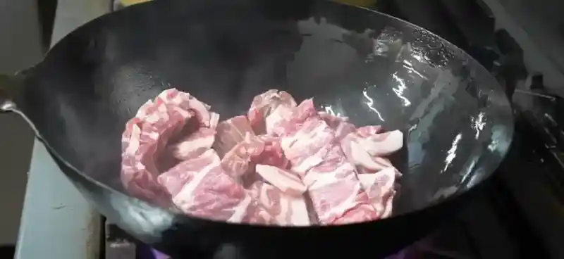 일본 스모 선수들이 해먹는 삼겹살 김치볶음