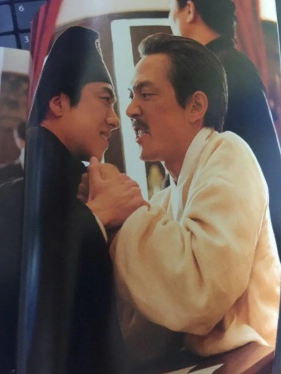 영화 암살에서 너무 사실적이라 삭제되었다는 장면.jpg