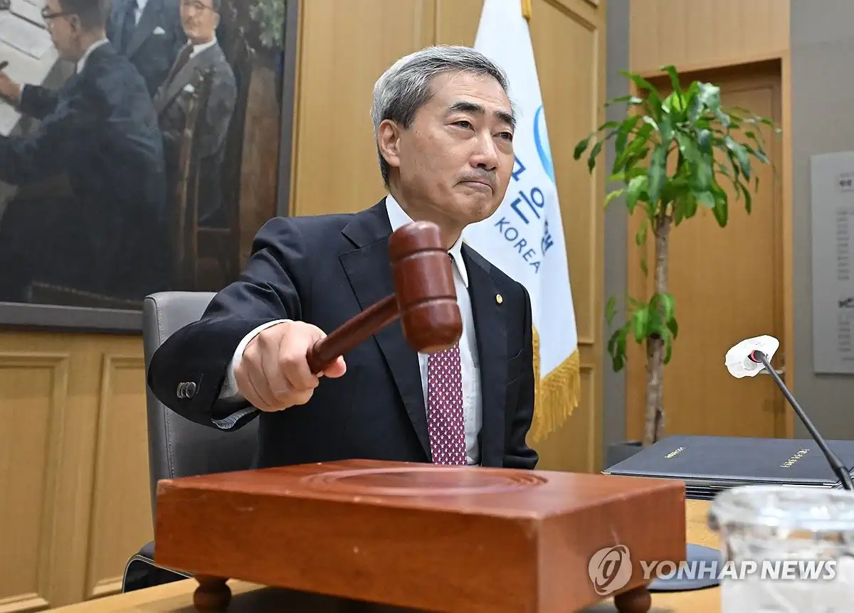 기준금리 2.50→2.75% 인상…3년 6개월 만에 긴축 전환